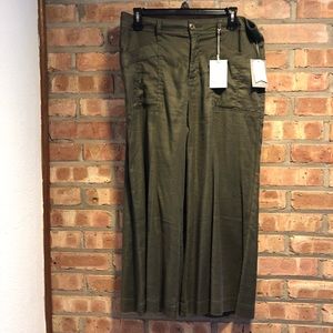 NW Size 31 Anthropologie olive  wide leg gauchos